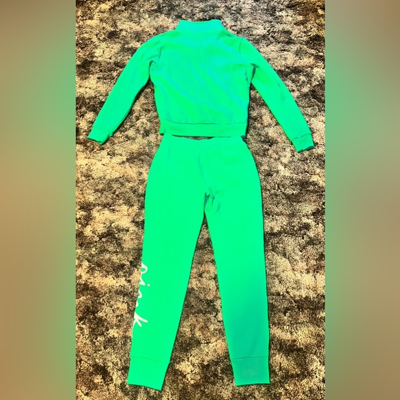 PINK Outfit - Picture 4 of 5